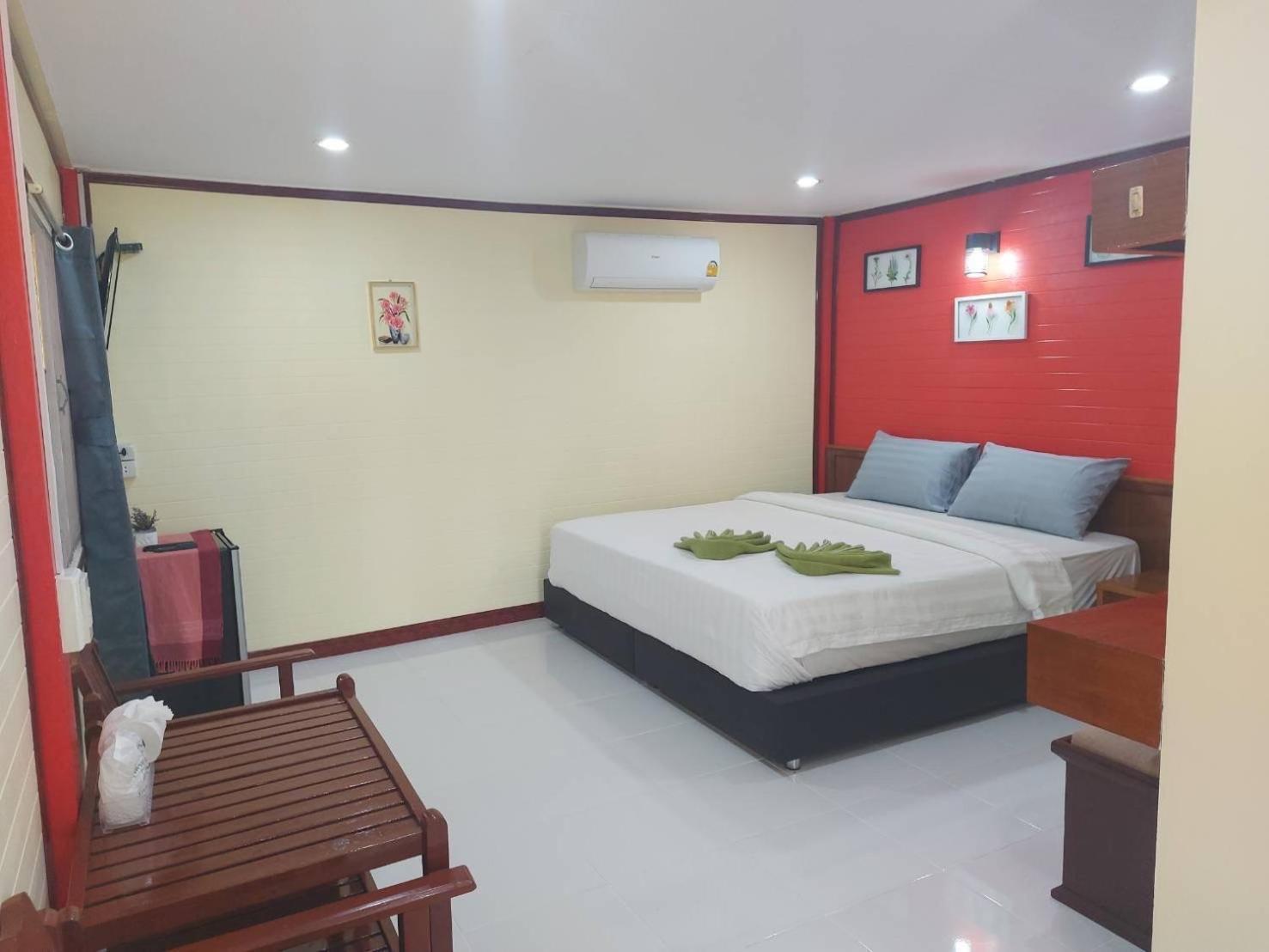 Haad Somboon House Otel Bang Saphan Dış mekan fotoğraf